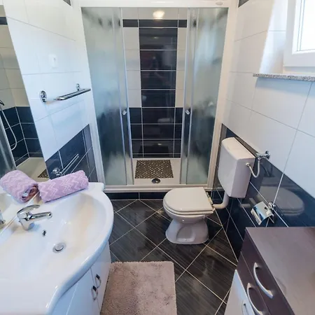 Hudic 3 By Interhome * Vir