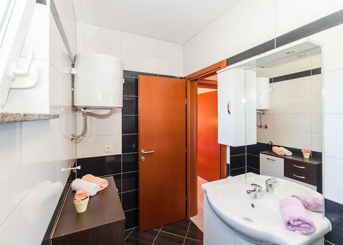 Hudic 3 By Interhome