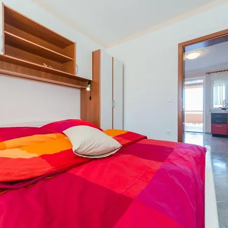 Hudic 3 By Interhome *